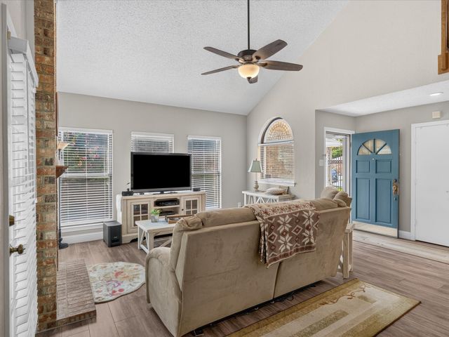 2107 Rose Cliff Lane, Carrollton, TX 75007