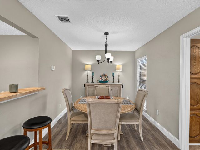 2107 Rose Cliff Lane, Carrollton, TX 75007