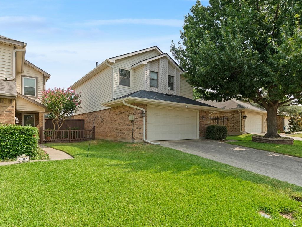 2107 Rose Cliff Lane, Carrollton, TX 75007
