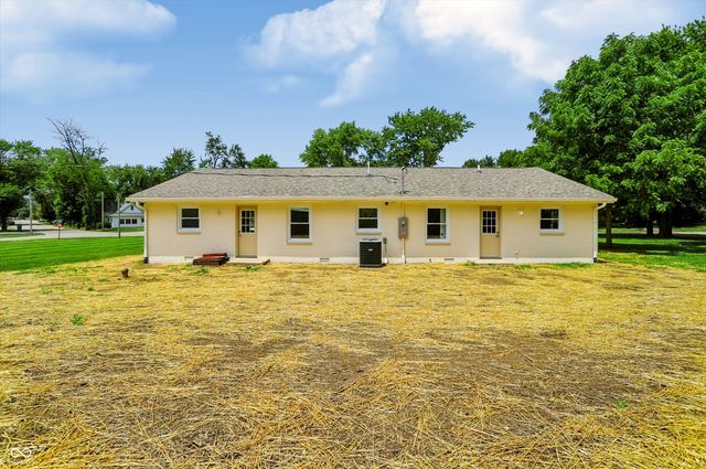 109 W Johnson Street, Fairland, IN 46126