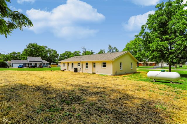 109 W Johnson Street, Fairland, IN 46126