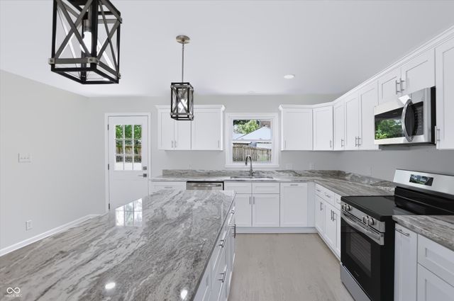 109 W Johnson Street, Fairland, IN 46126