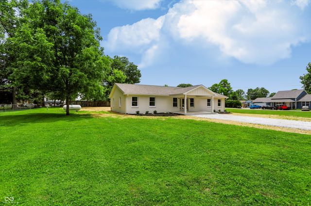 109 W Johnson Street, Fairland, IN 46126