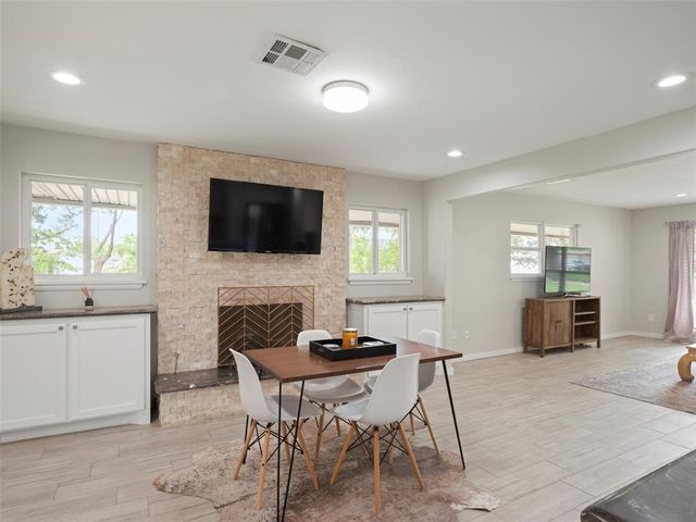 1101 Tedford Way, Nichols Hills, OK 73116