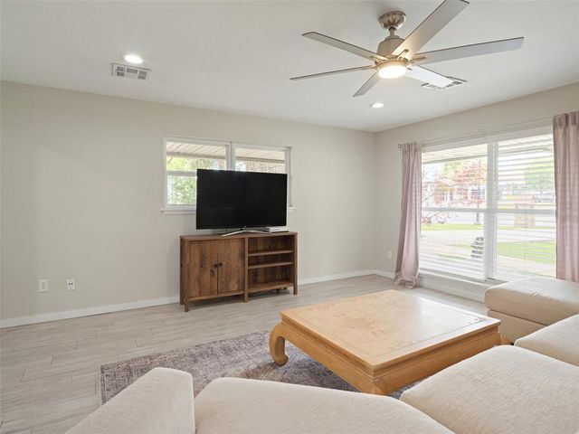 1101 Tedford Way, Nichols Hills, OK 73116