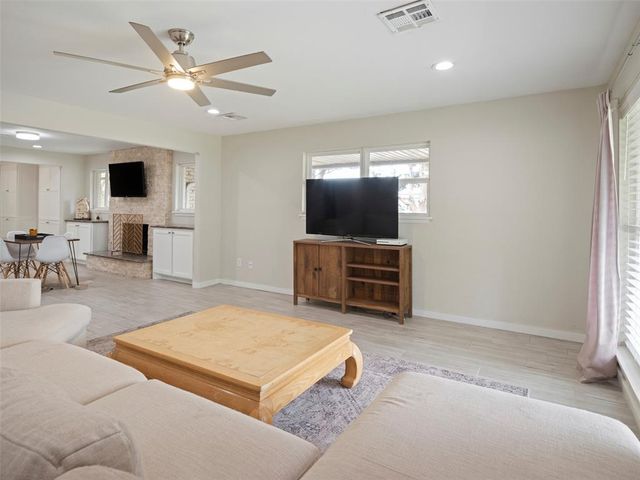 1101 Tedford Way, Nichols Hills, OK 73116