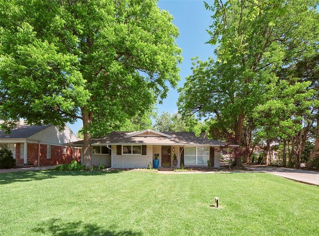 1101 Tedford Way, Nichols Hills, OK 73116