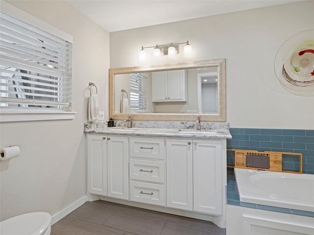 1101 Tedford Way, Nichols Hills, OK 73116
