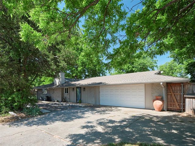 1101 Tedford Way, Nichols Hills, OK 73116