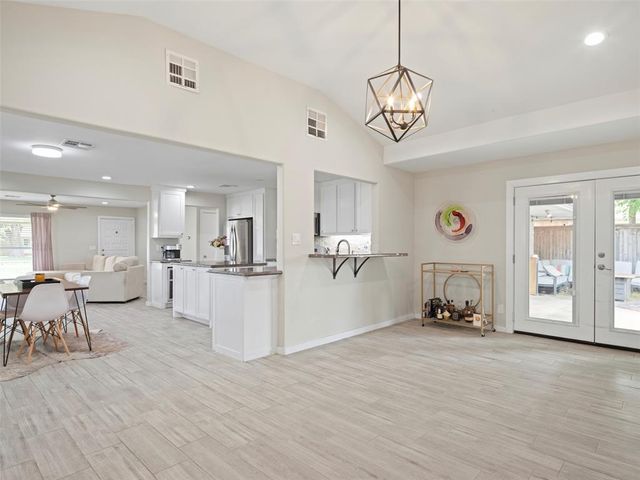 1101 Tedford Way, Nichols Hills, OK 73116