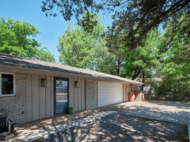 1101 Tedford Way, Nichols Hills, OK 73116