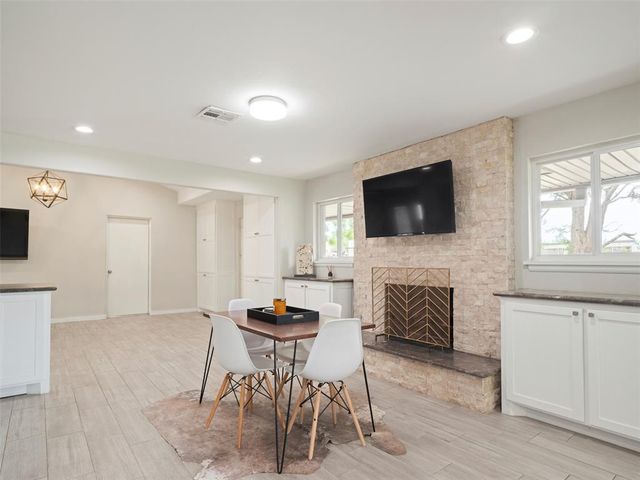 1101 Tedford Way, Nichols Hills, OK 73116