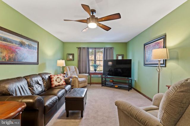 5 CANTERBURY COURT, Mechanicsburg, PA 17050