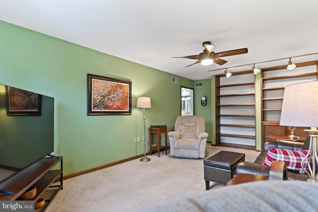 5 CANTERBURY COURT, Mechanicsburg, PA 17050