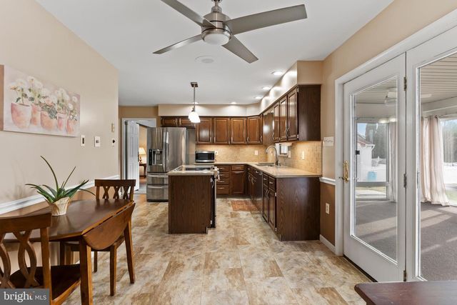 5 CANTERBURY COURT, Mechanicsburg, PA 17050