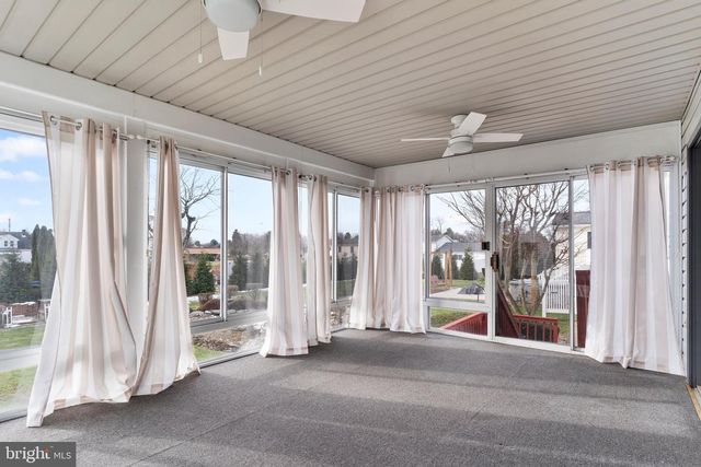 5 CANTERBURY COURT, Mechanicsburg, PA 17050