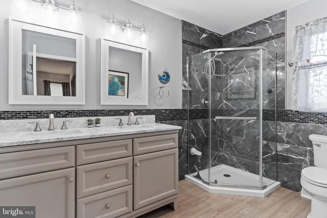 5 CANTERBURY COURT, Mechanicsburg, PA 17050