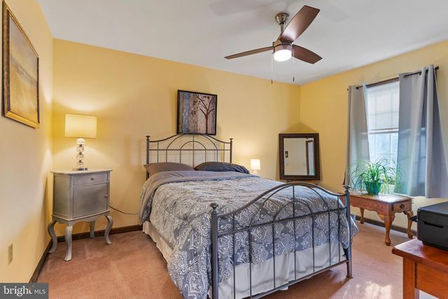 5 CANTERBURY COURT, Mechanicsburg, PA 17050