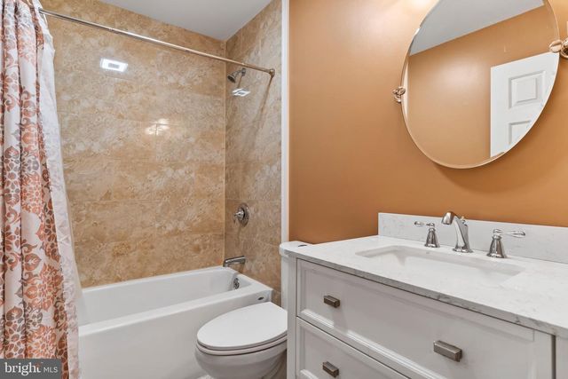 5 CANTERBURY COURT, Mechanicsburg, PA 17050