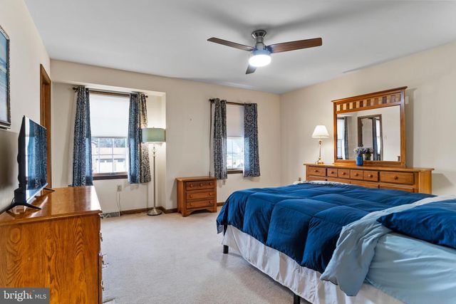 5 CANTERBURY COURT, Mechanicsburg, PA 17050