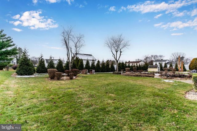 5 CANTERBURY COURT, Mechanicsburg, PA 17050