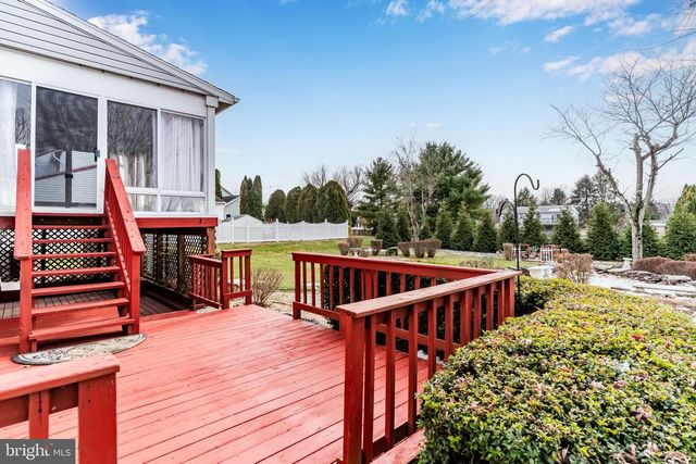 5 CANTERBURY COURT, Mechanicsburg, PA 17050