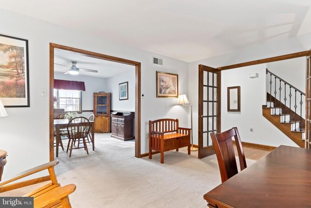 5 CANTERBURY COURT, Mechanicsburg, PA 17050