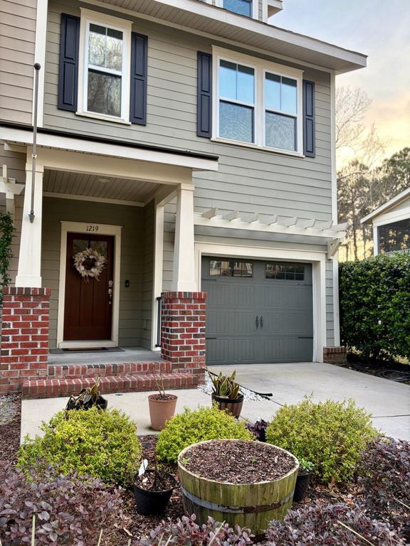 Image 1 of property listing at 1219 Dingle Road, Mount Pleasant, SC 29466