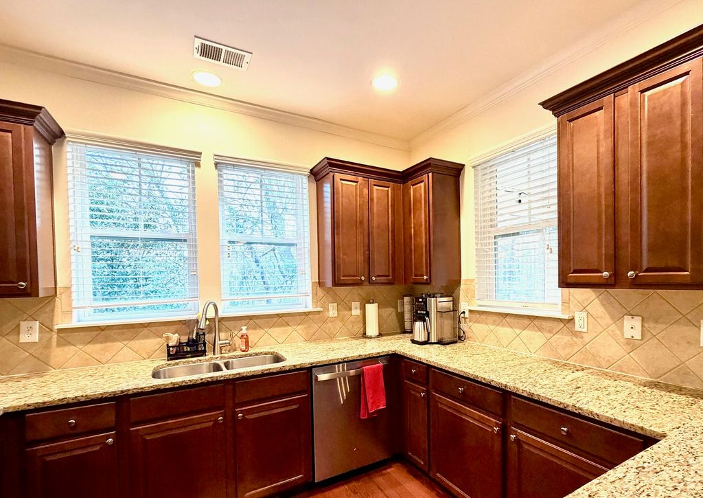 Image 24 of property listing at 1219 Dingle Road, Mount Pleasant, SC 29466