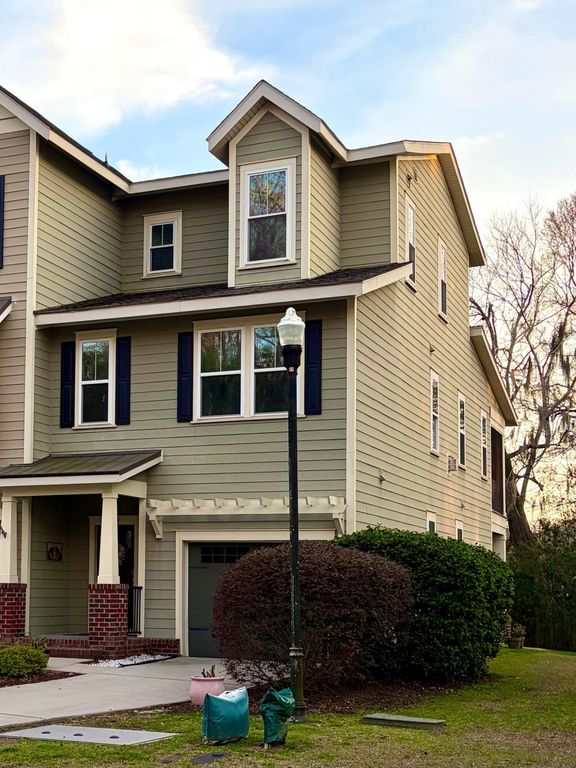 Image 3 of property listing at 1219 Dingle Road, Mount Pleasant, SC 29466