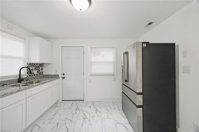 23 Emmons PL, Portsmouth, VA 23702