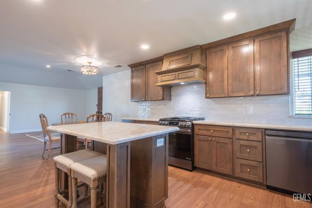 11502 Martinsville Avenue, Bakersfield, CA 93312