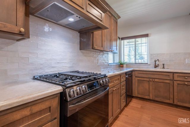 11502 Martinsville Avenue, Bakersfield, CA 93312