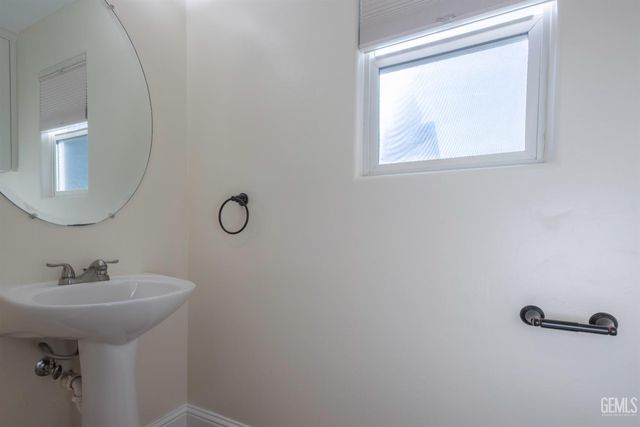 11502 Martinsville Avenue, Bakersfield, CA 93312