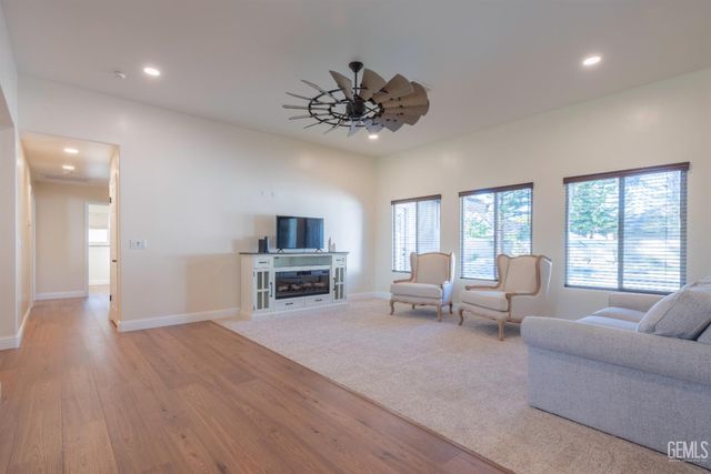 11502 Martinsville Avenue, Bakersfield, CA 93312