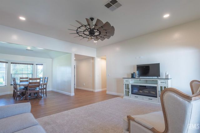 11502 Martinsville Avenue, Bakersfield, CA 93312