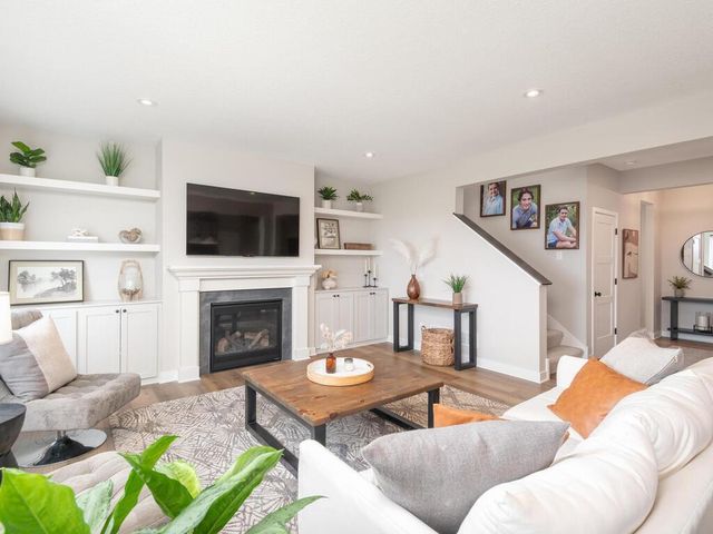 10060 Highpoint Drive, Victoria, MN 55318