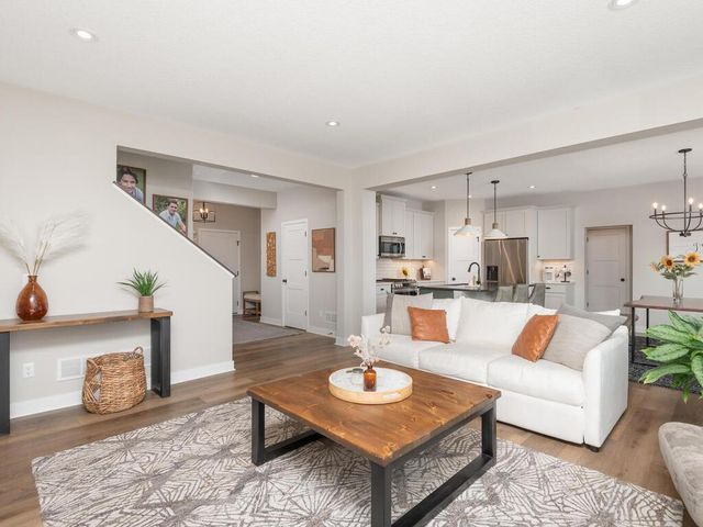 10060 Highpoint Drive, Victoria, MN 55318