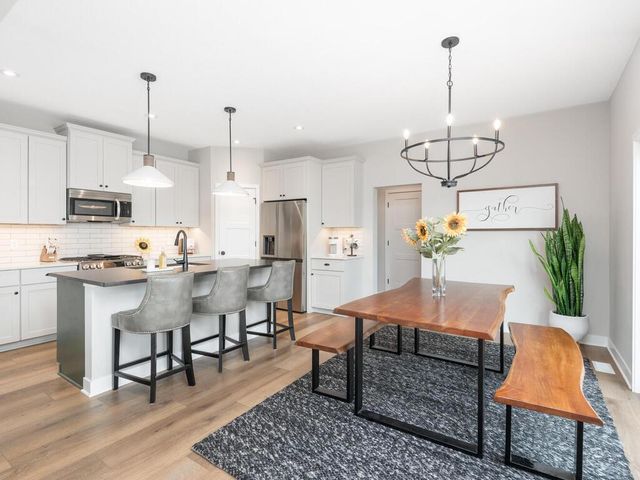 10060 Highpoint Drive, Victoria, MN 55318