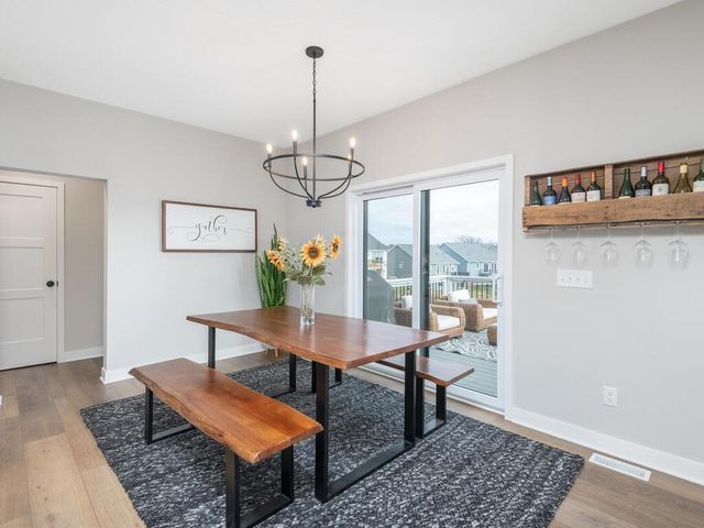 10060 Highpoint Drive, Victoria, MN 55318