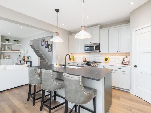 10060 Highpoint Drive, Victoria, MN 55318