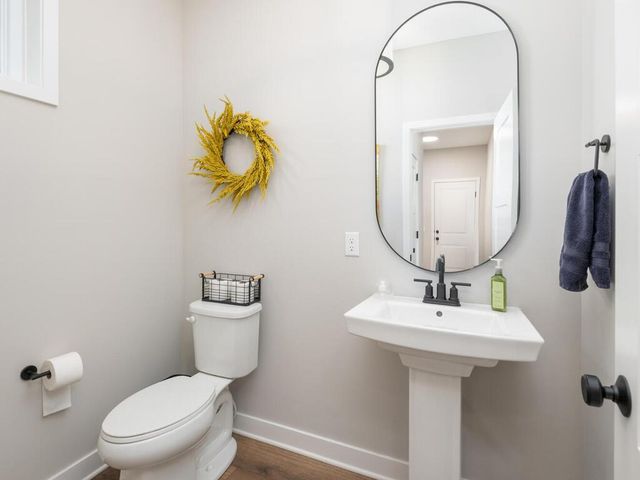 10060 Highpoint Drive, Victoria, MN 55318