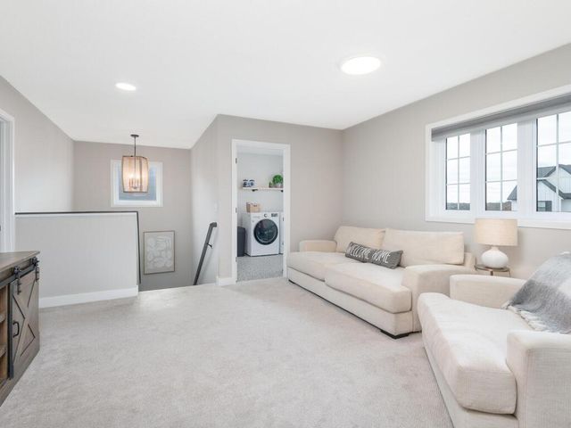 10060 Highpoint Drive, Victoria, MN 55318