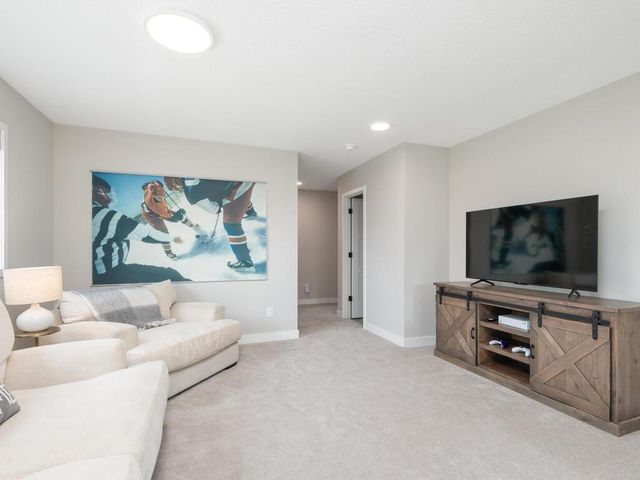 10060 Highpoint Drive, Victoria, MN 55318