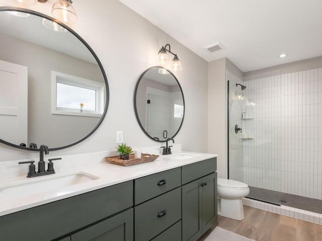 10060 Highpoint Drive, Victoria, MN 55318