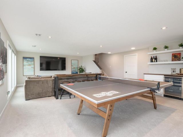 10060 Highpoint Drive, Victoria, MN 55318