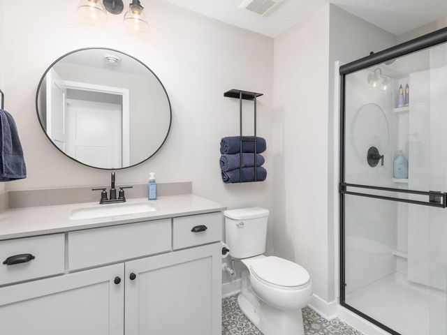 10060 Highpoint Drive, Victoria, MN 55318