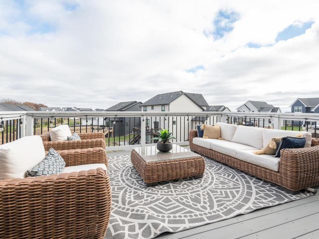 10060 Highpoint Drive, Victoria, MN 55318