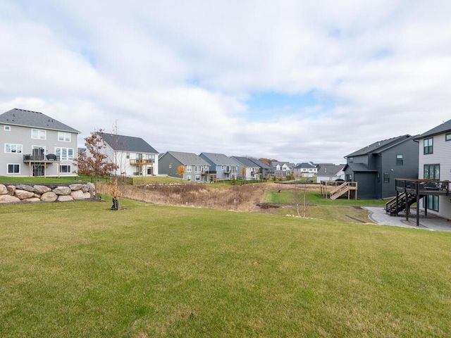 10060 Highpoint Drive, Victoria, MN 55318