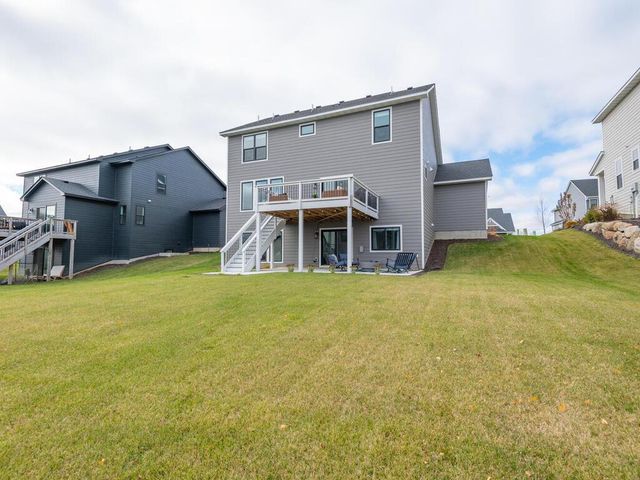 10060 Highpoint Drive, Victoria, MN 55318